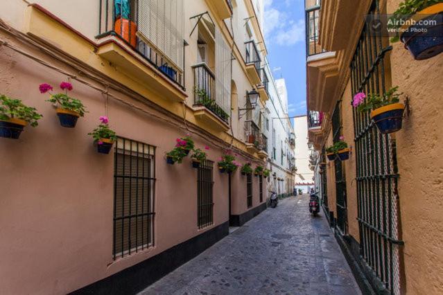 La Casa De Las Bicis Cadiz Exterior photo